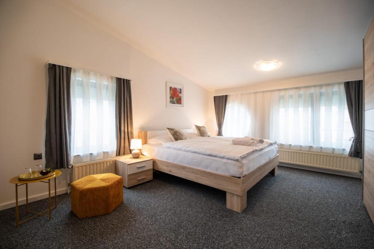 Four Roses Bed & Breakfast Zagreb Exterior foto