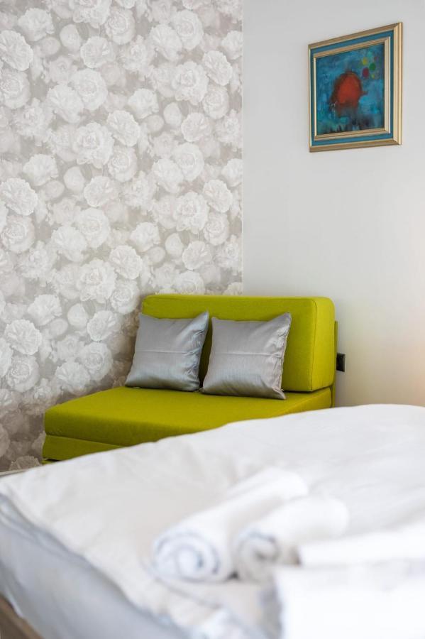 Four Roses Bed & Breakfast Zagreb Exterior foto
